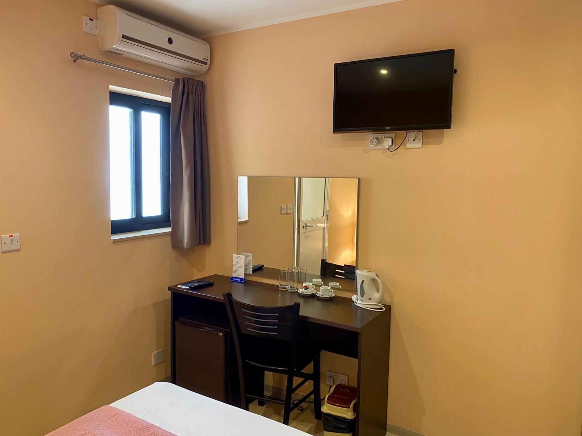 Hotel Malta Paradise Central Accomodation à San Ġiljan Extérieur photo