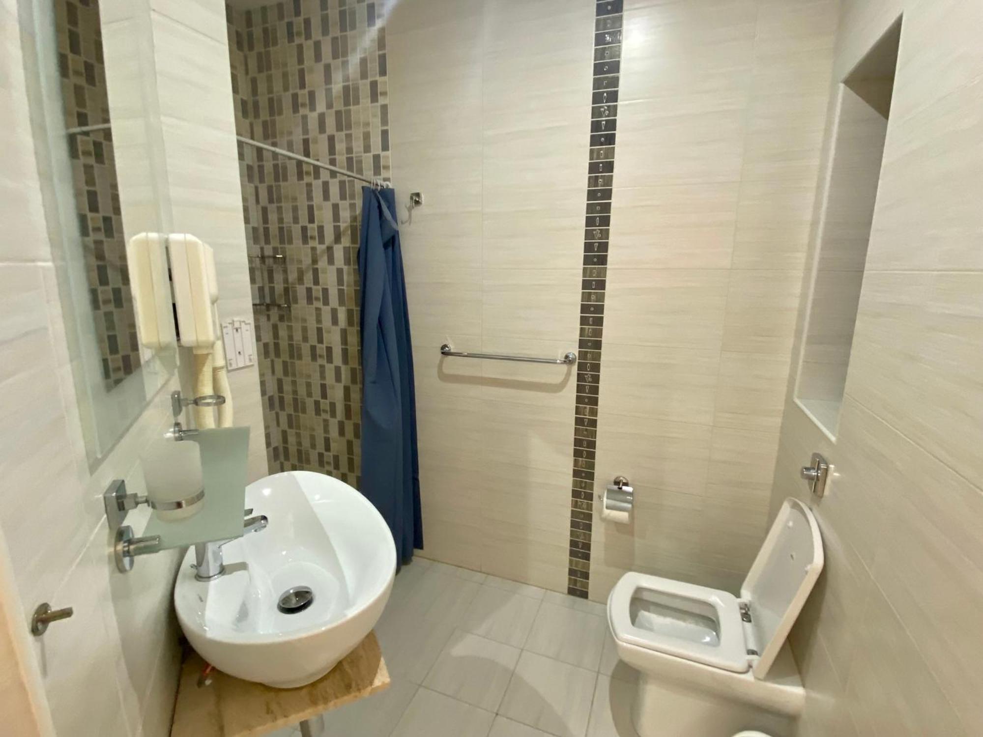 Hotel Malta Paradise Central Accomodation à San Ġiljan Extérieur photo